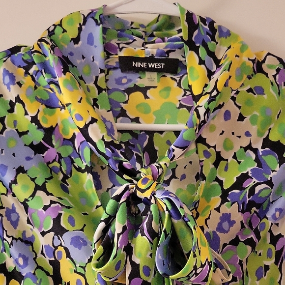 Nine West Women's Floral Sleeveless Top - Multicolor - Picture 3 of 9